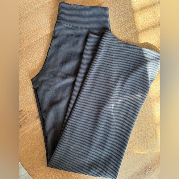 Lululemon Athletica Flare Gray Leggings - Picture 1 of 3
